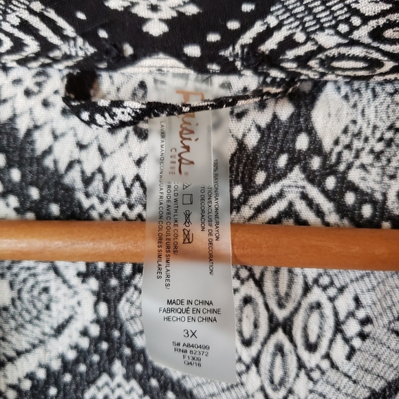 NWT Raisins Curve Black & White Coverup Size 3X - Picture 6 of 8